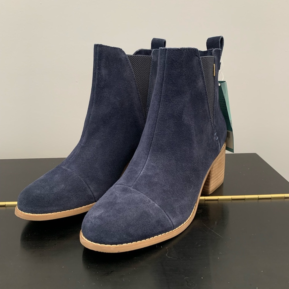 NWT TOMS WOMEN'S ESME SLIP-ON ANKLE BOOTS COLOR: NAVY SUEDE